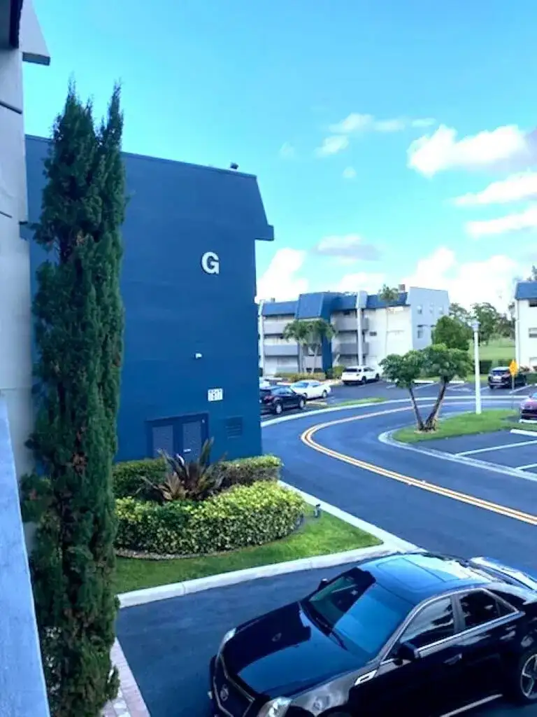 7817 Golf Cir Drive # 210, Margate FL 33063 photo 3
