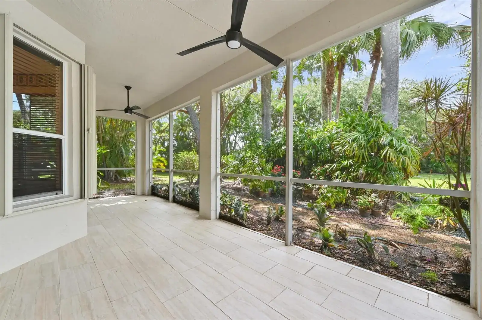 6439 Pebble Creek Way, Boynton Beach FL 33437 photo 2