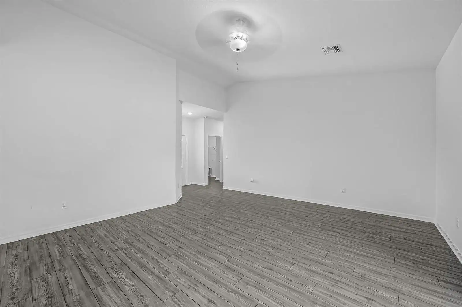 7945 105th Court, Vero Beach FL 32967 photo 4