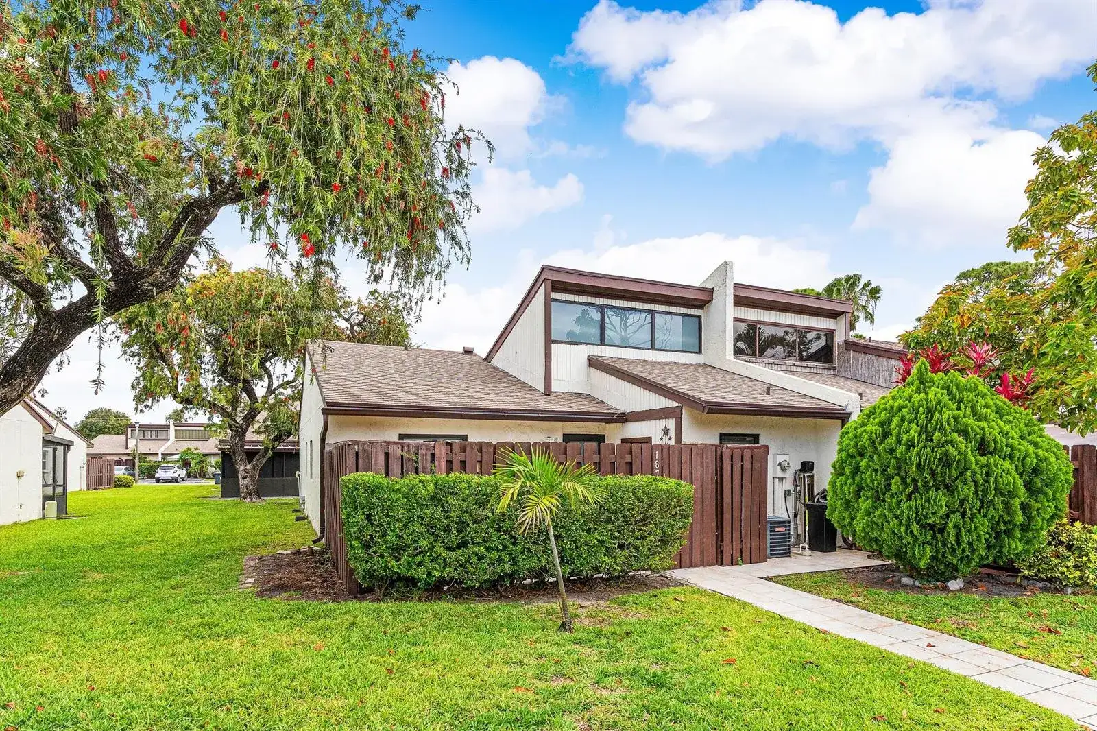 1875 Abbey Road, West Palm Beach FL 33415 photo 2