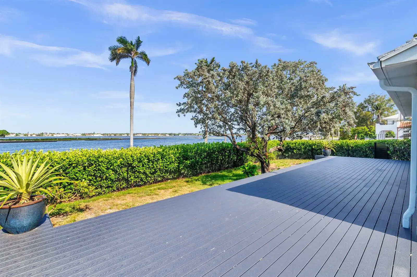 185 Almeria Road, West Palm Beach FL 33405 photo 4