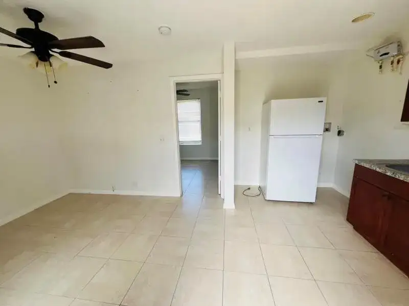 901 8th Street # 3, West Palm Beach FL 33401 photo 2