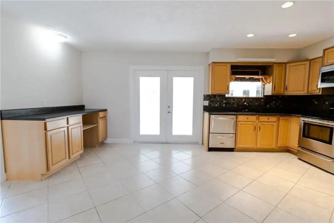 874 Blossom, Sebastian FL 32958 photo 4