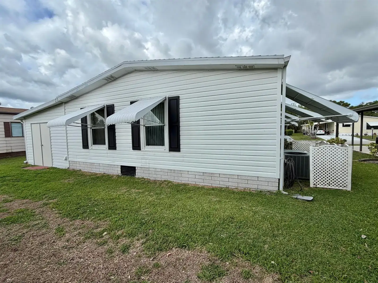 8204 W Bitterbush Lane, Port St. Lucie FL 34952 photo 4