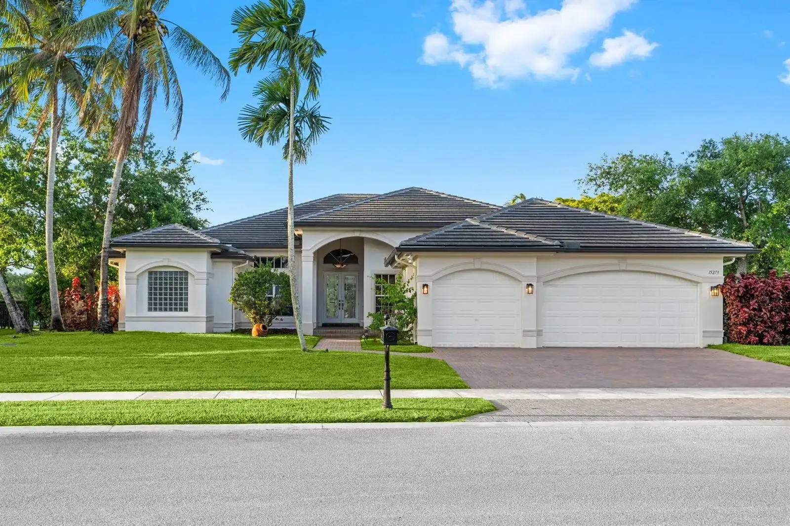15273 SW 37th Street, Davie FL 33331 photo 4