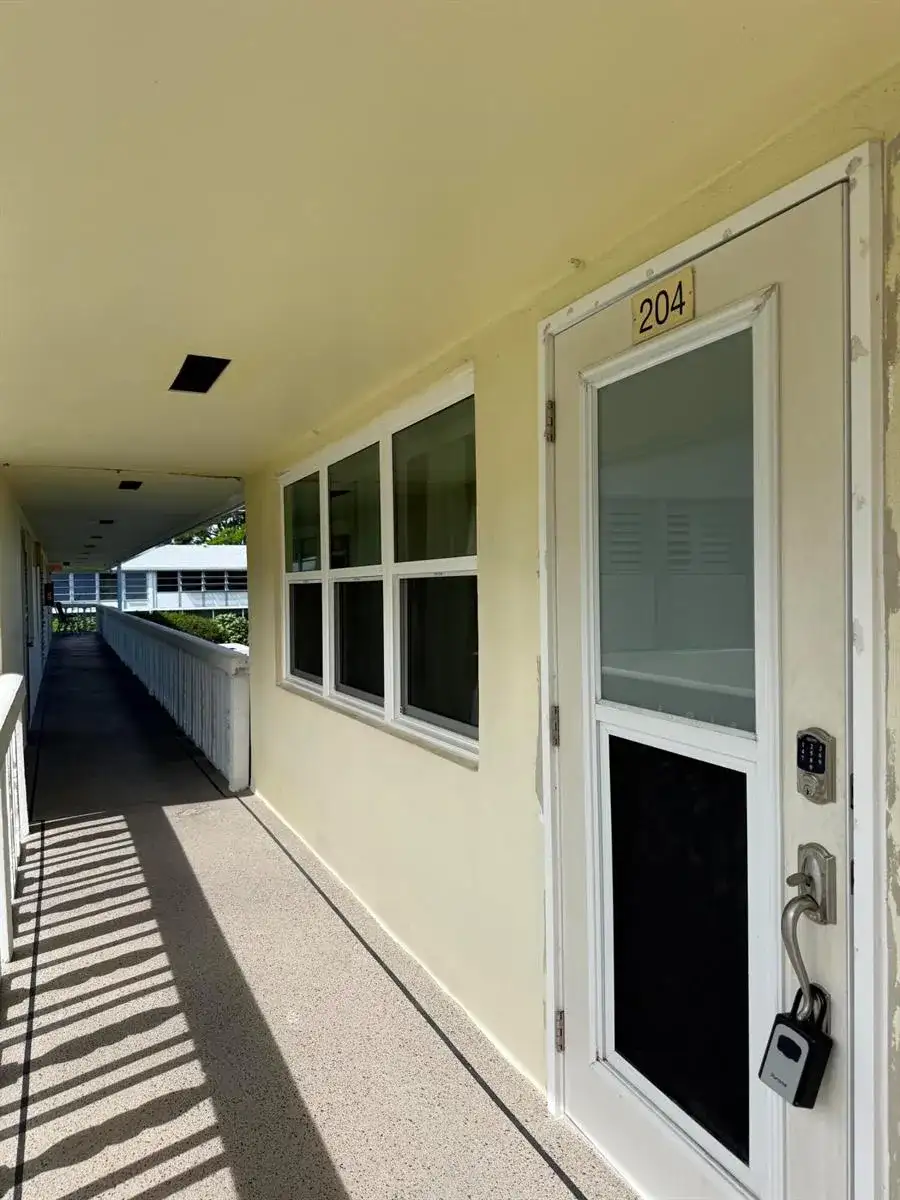 204 Durham D # 204, Deerfield Beach FL 33442 photo 2
