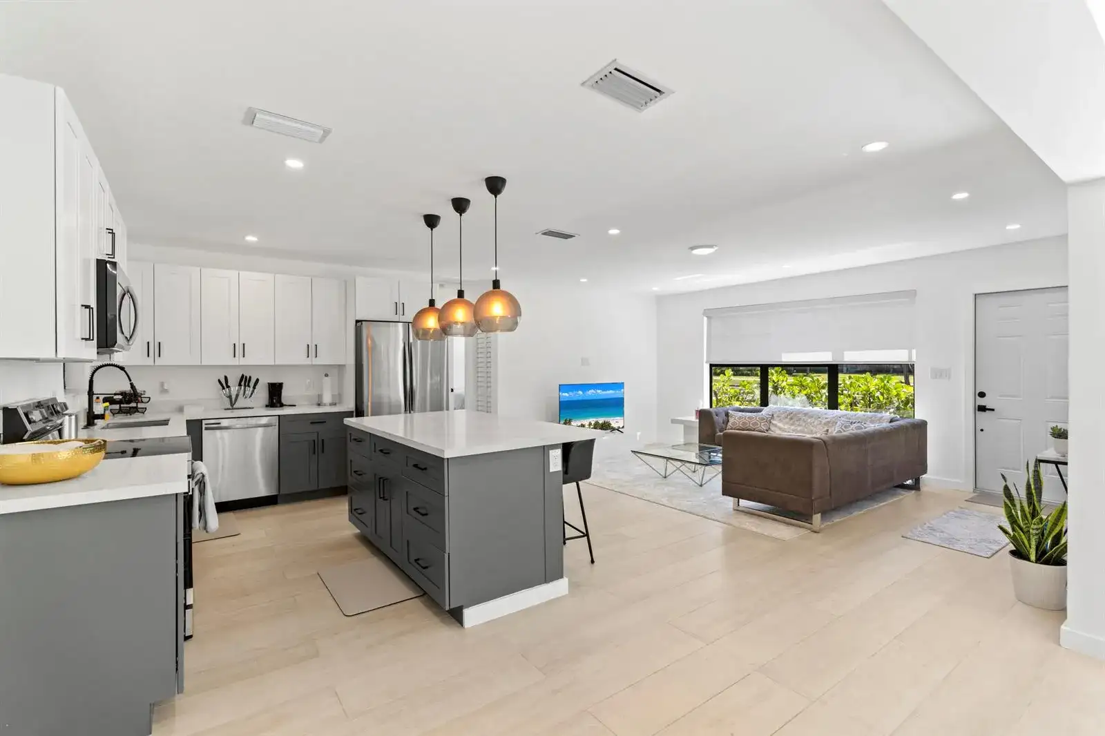 235 NE 20th Street, Boca Raton FL 33431 photo 4