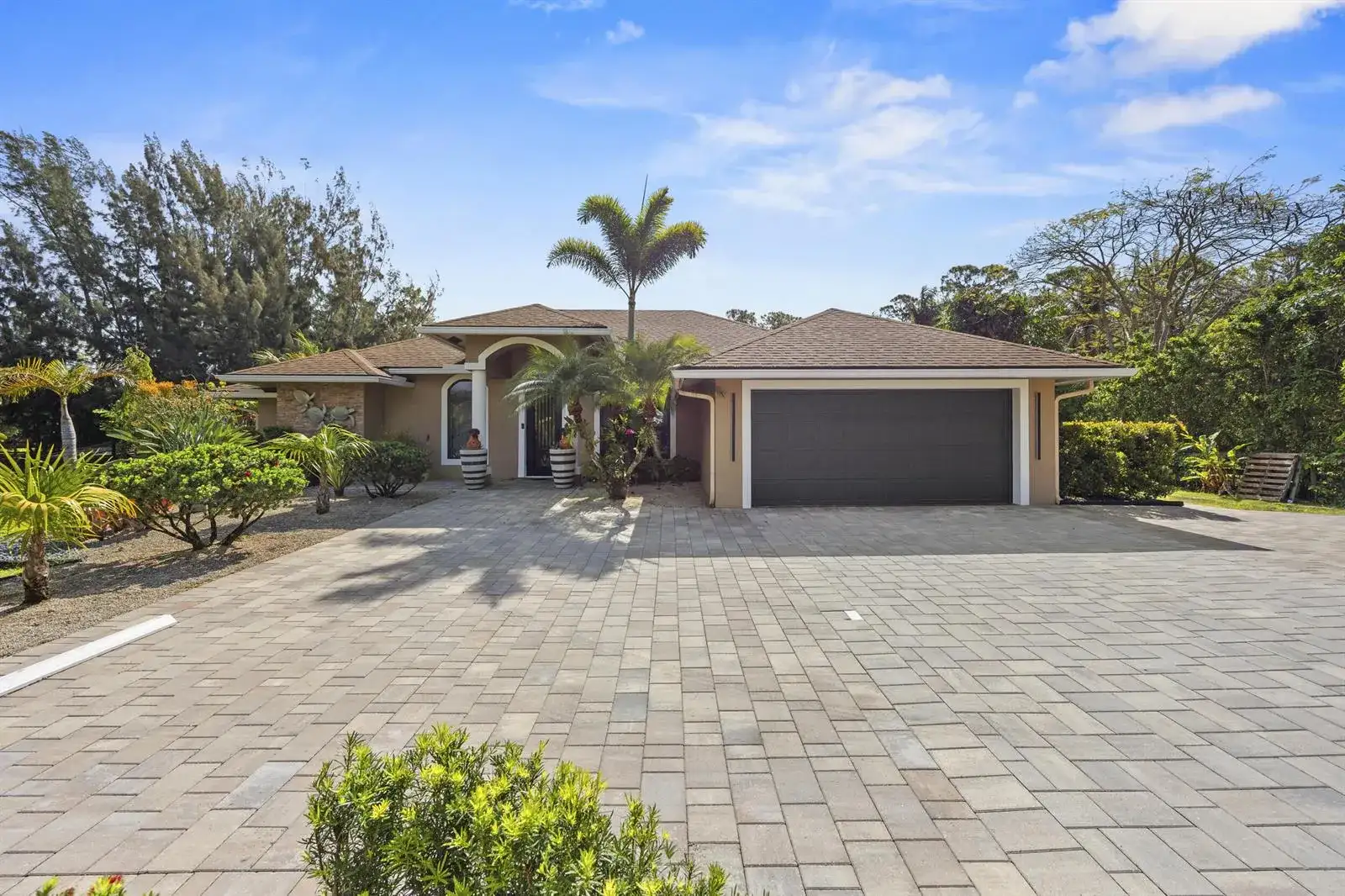 14800 April Drive, FL 33470 photo 2