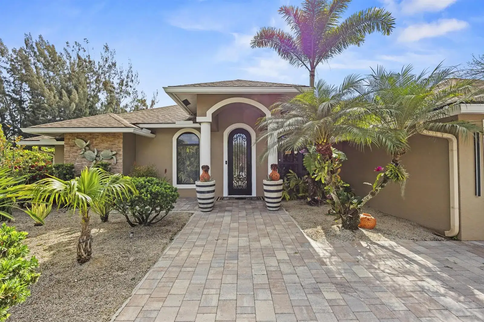 14800 April Drive, FL 33470 photo 3