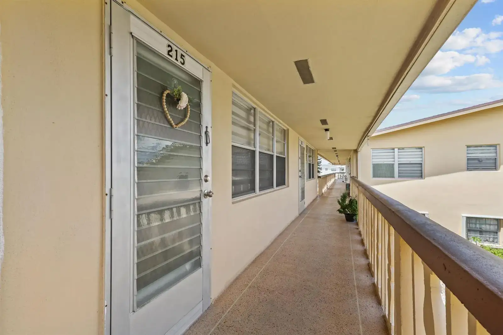 215 Sheffield I, West Palm Beach FL 33417 photo 2