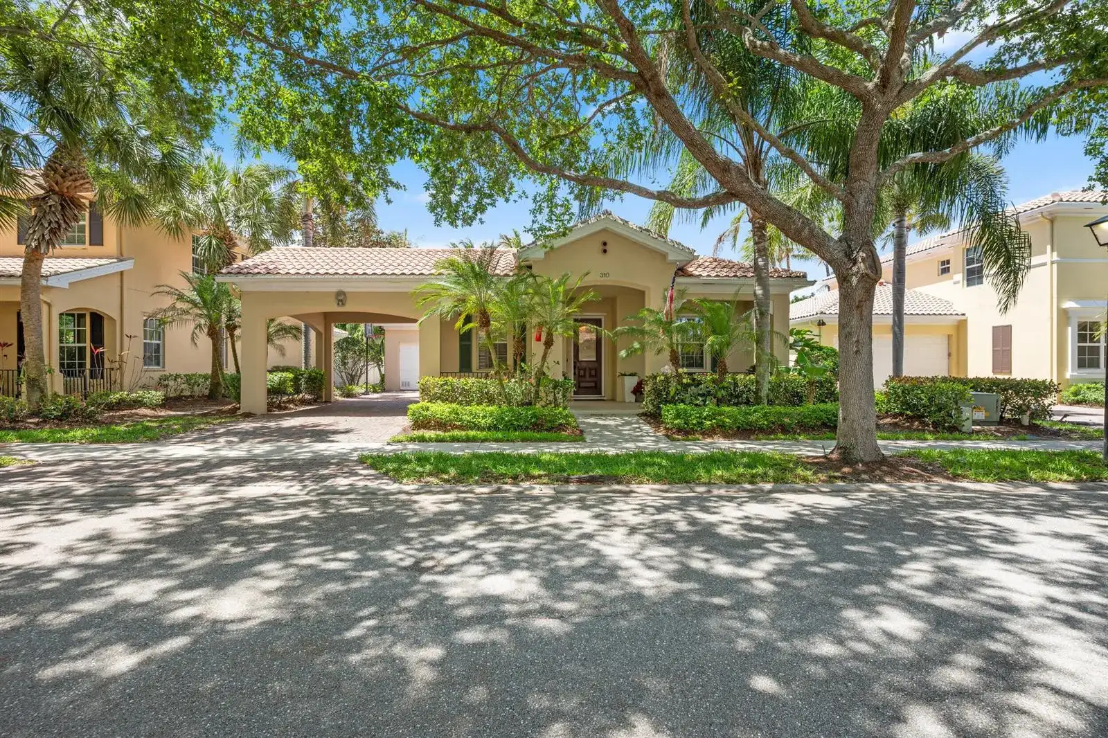 310 San Remo Drive, Jupiter FL 33458 photo 2