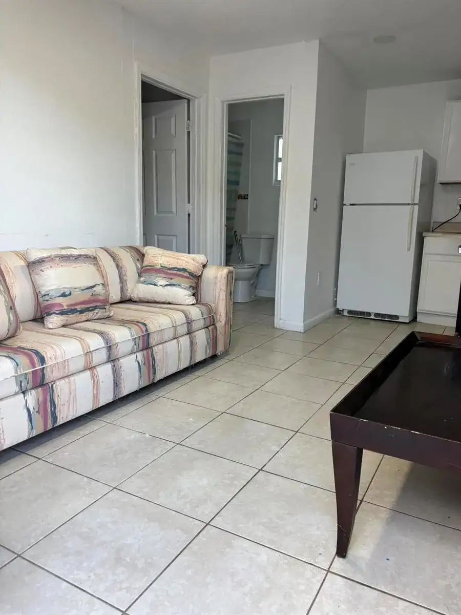 136 N 24th Avenue Rear, Hollywood FL 33020 photo 2