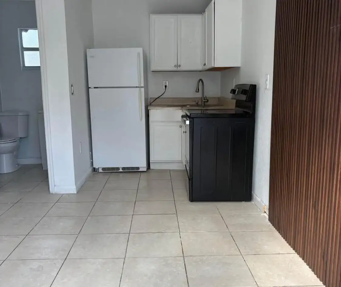 136 N 24th Avenue Rear, Hollywood FL 33020 photo 4