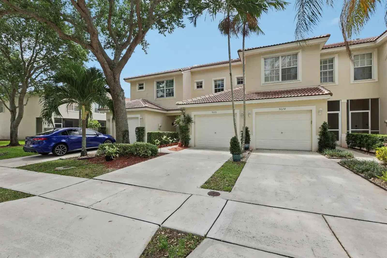 9070 Tremezzo Lane, Boynton Beach FL 33472 photo 2