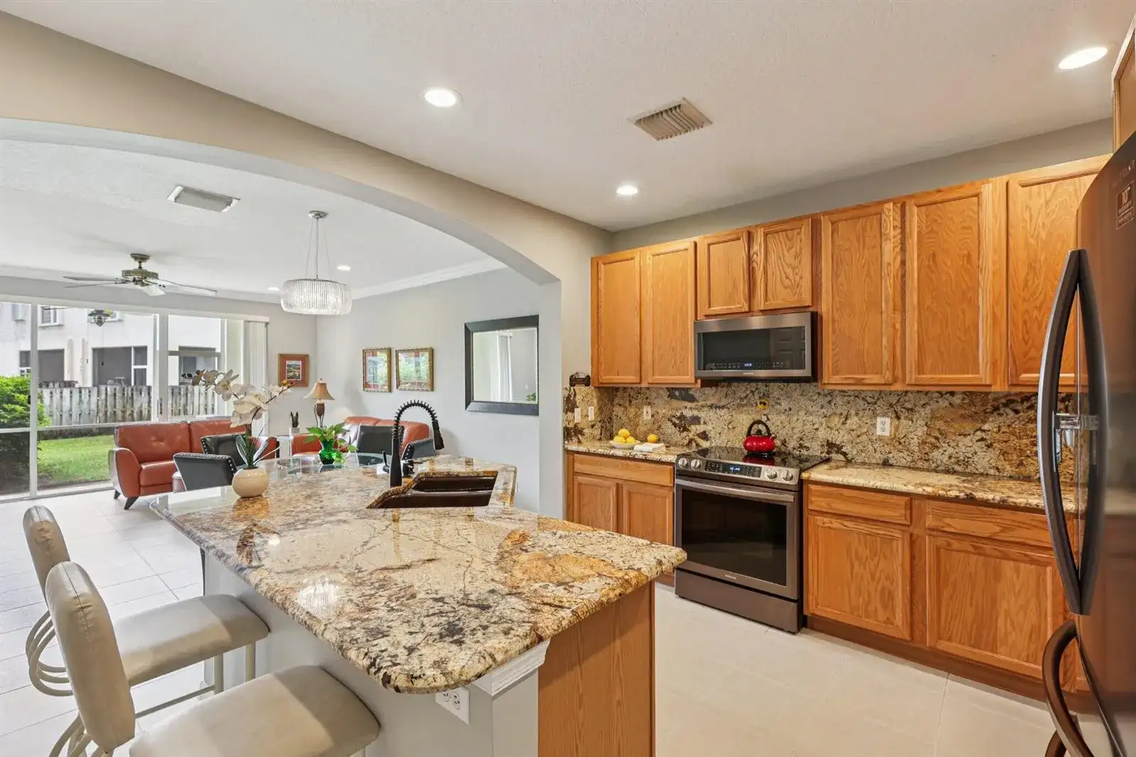 9070 Tremezzo Lane, Boynton Beach FL 33472 photo 5