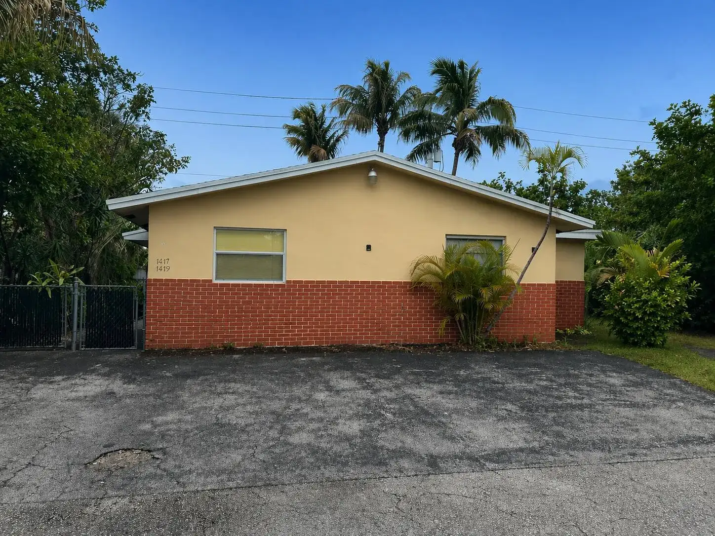 1417 NE 24th Court, Wilton Manors FL 33305 photo 2