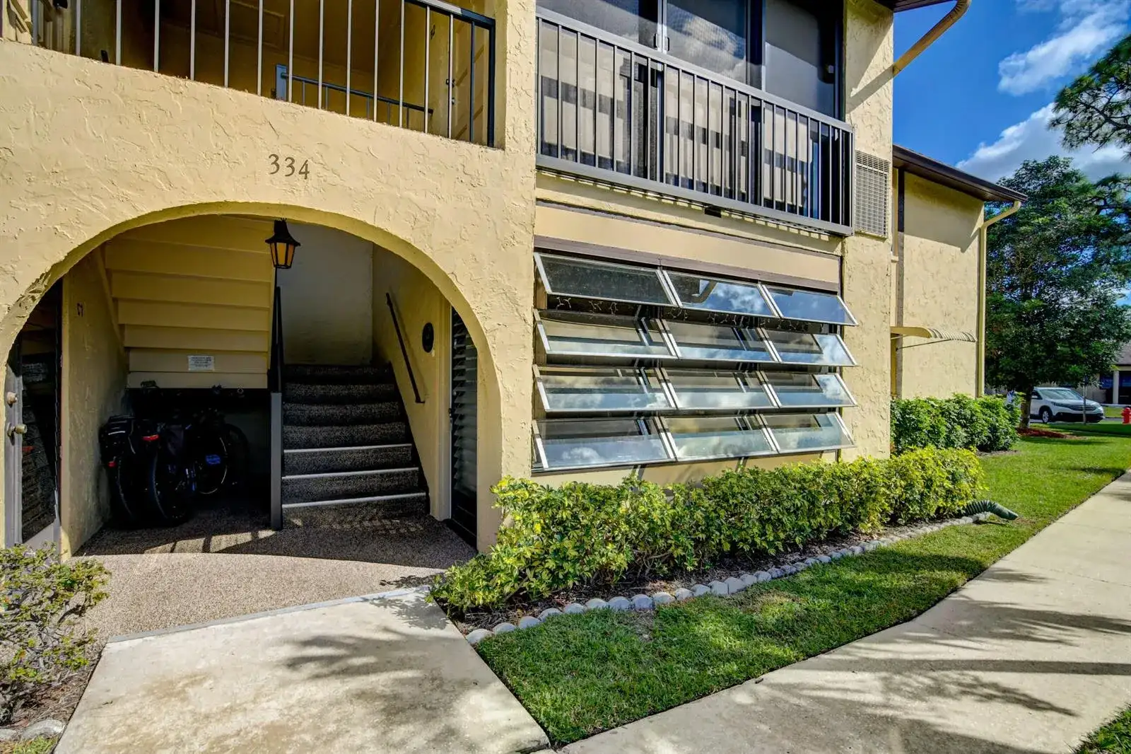 334 Pine Ridge Circle # 1, FL 33463 photo 2