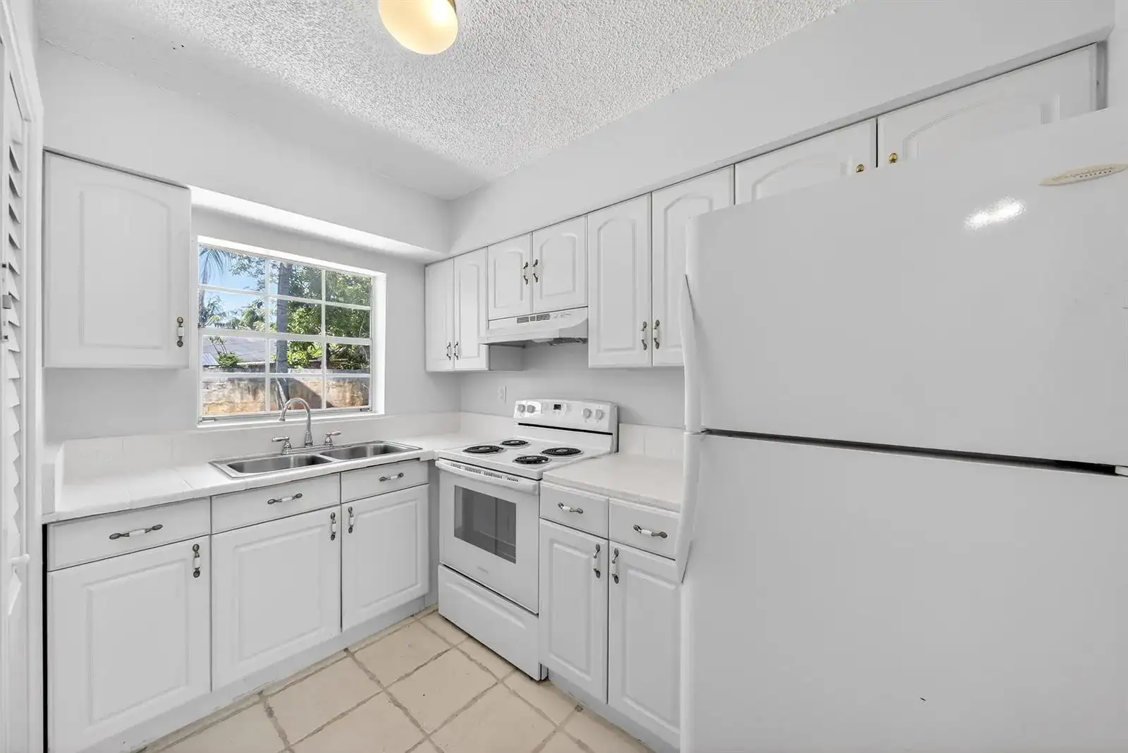 121 NW 56th Court # 2, Oakland Park FL 33309 photo 4