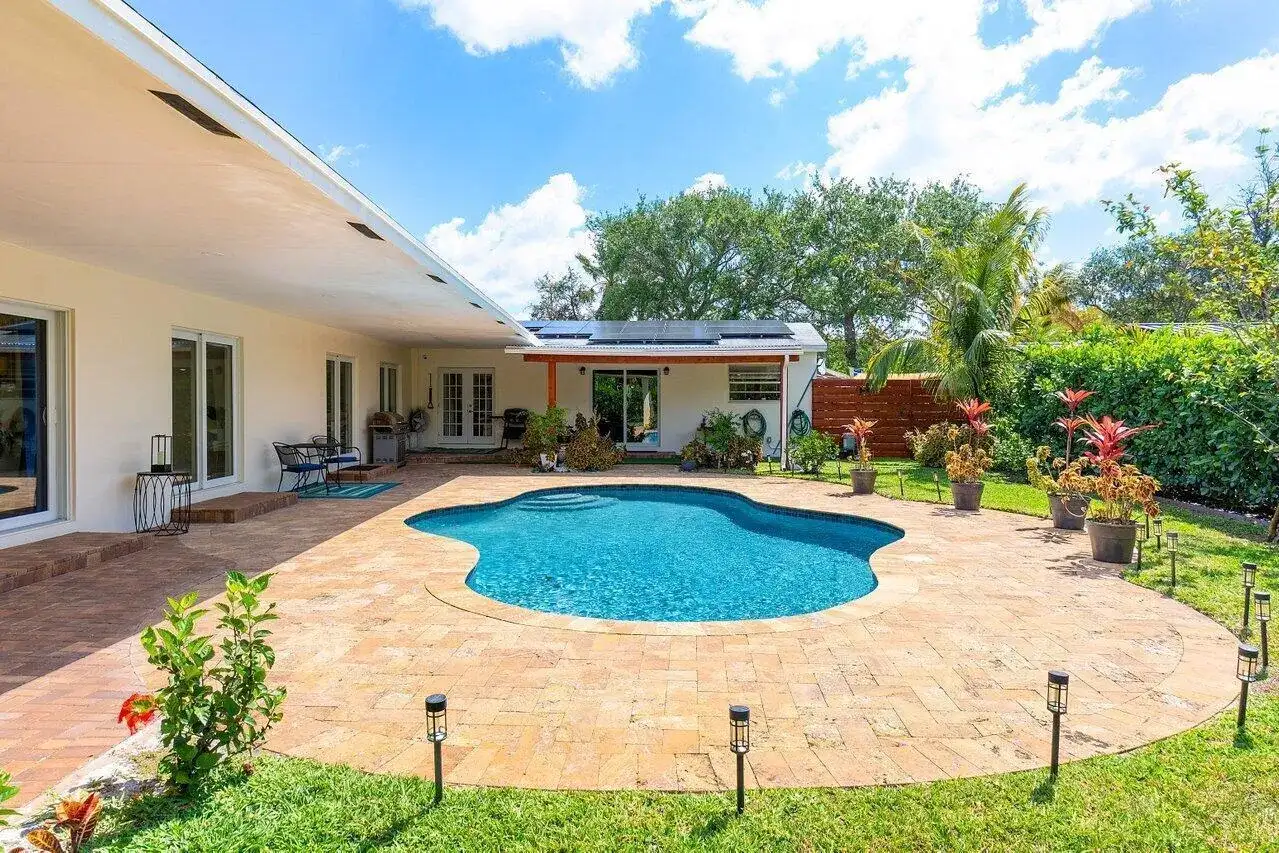 1650 NE 3rd Avenue, Delray Beach FL 33444 photo 2