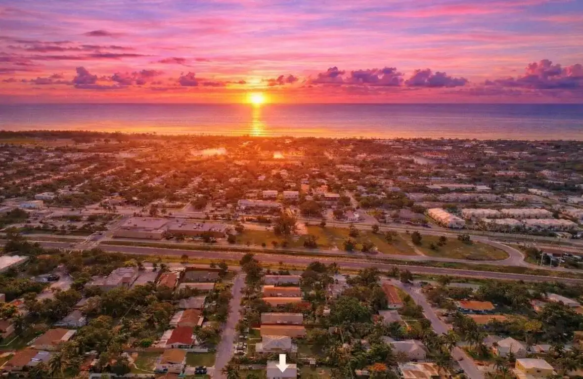 250 NE 13th Street, Delray Beach FL 33444 photo 2