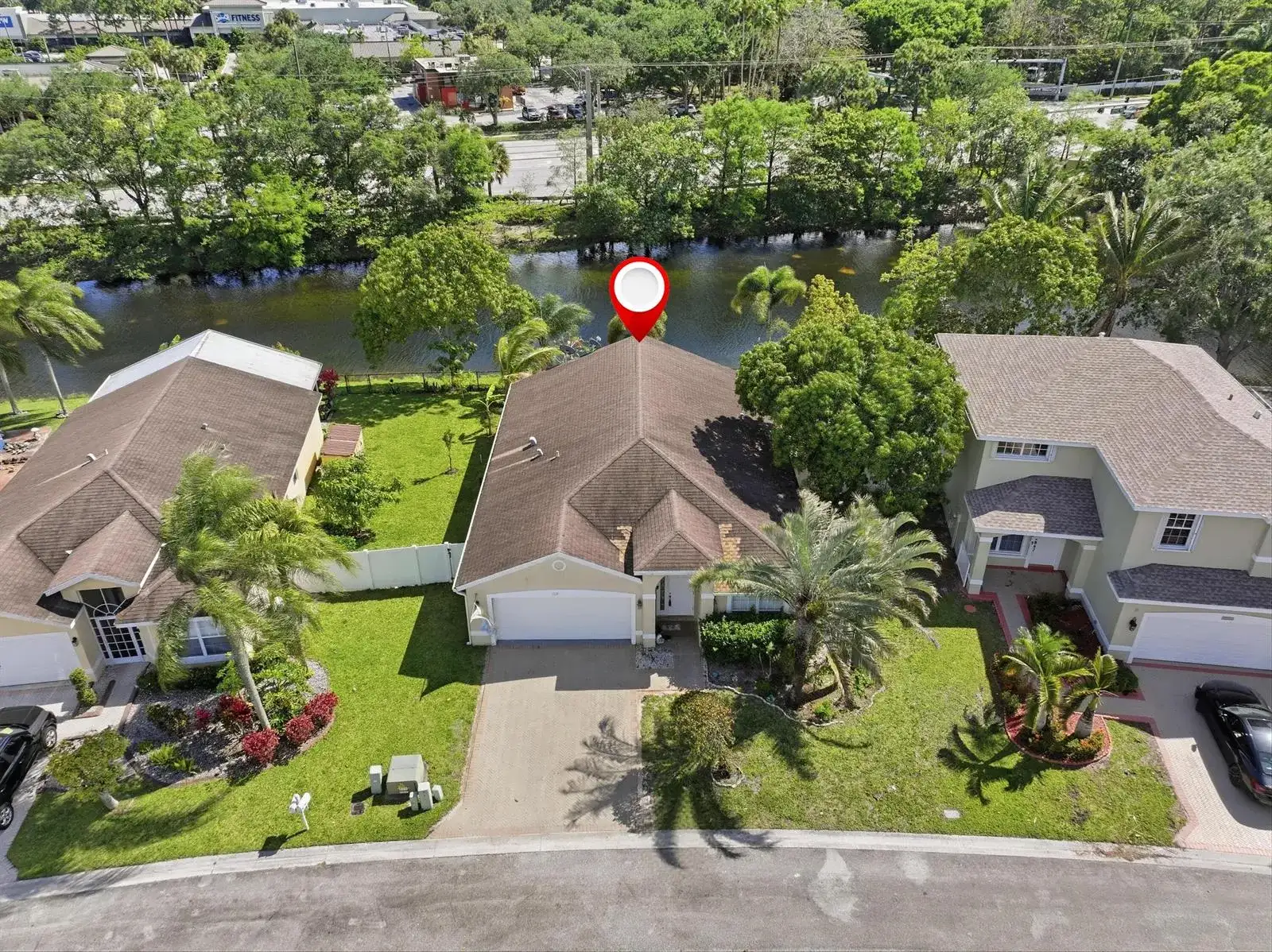 1724 Sawgrass Circle, FL 33413 photo 2