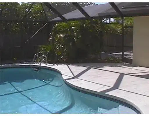 6050 Amberwoods Drive, Boca Raton FL 33433 photo 2