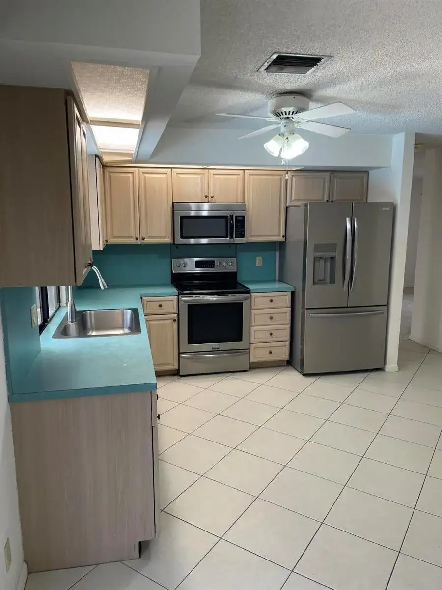 6050 Amberwoods Drive, Boca Raton FL 33433 photo 5