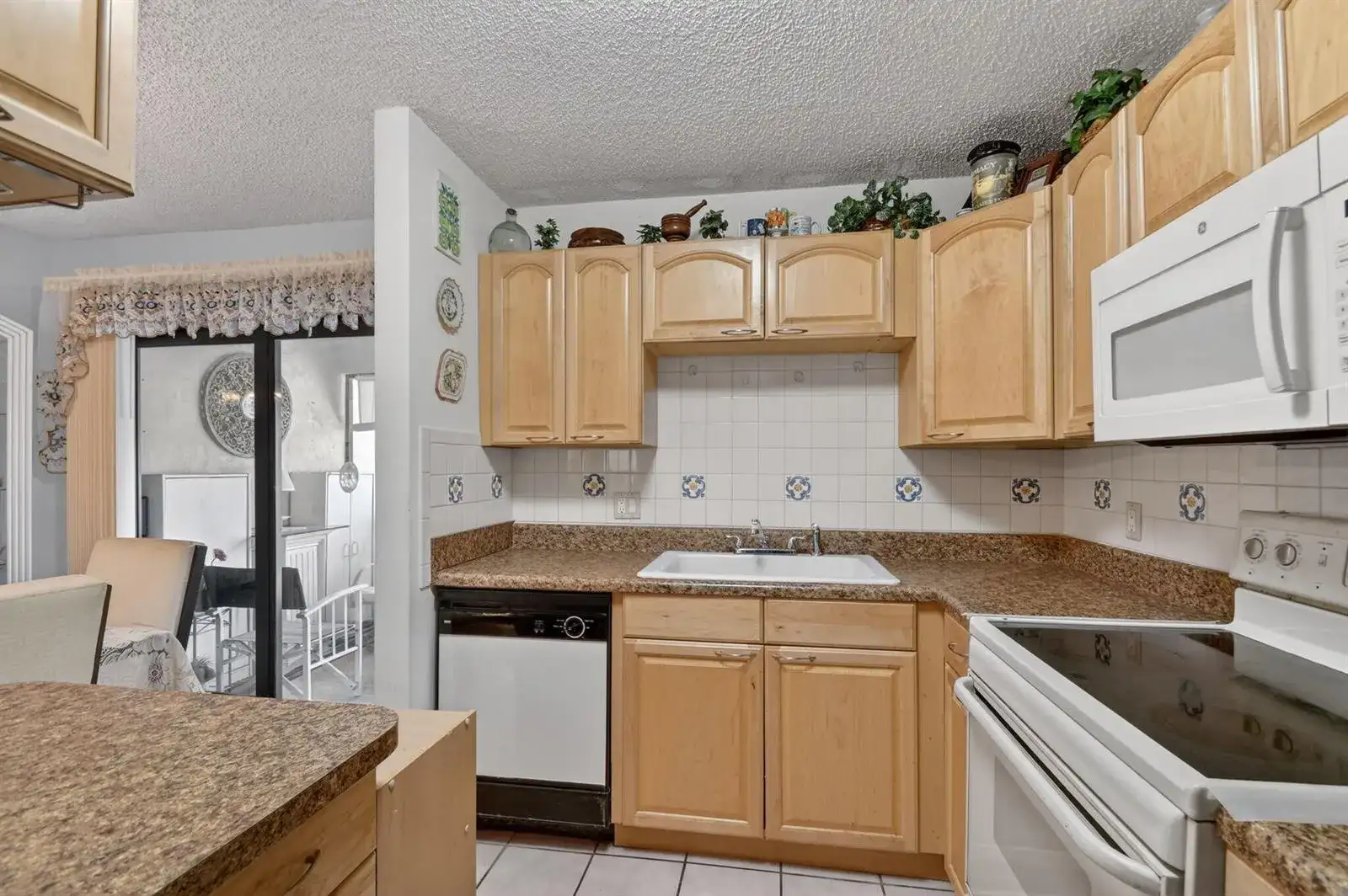 2730 Ida Way # 16a, West Palm Beach FL 33415 photo 3