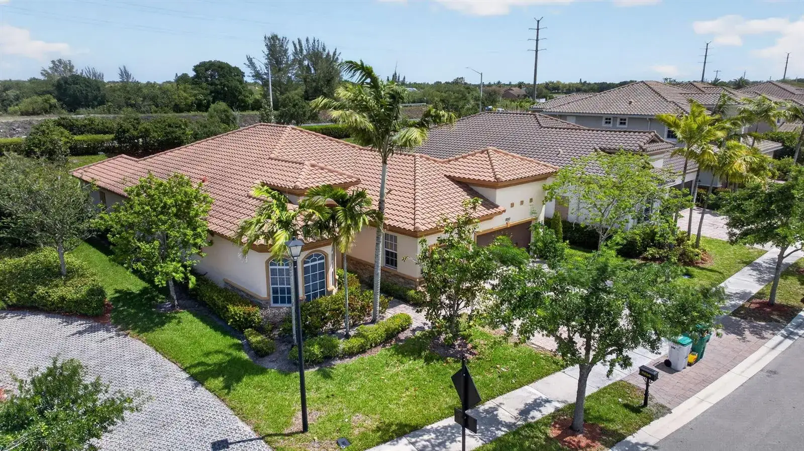 8850 Miralago Way, Parkland FL 33076 photo 2