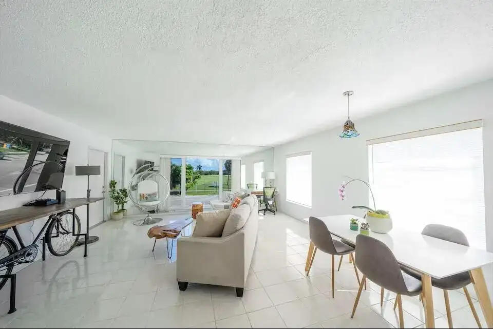 6 Lucerne Avenue # 3, FL 33460 photo 3