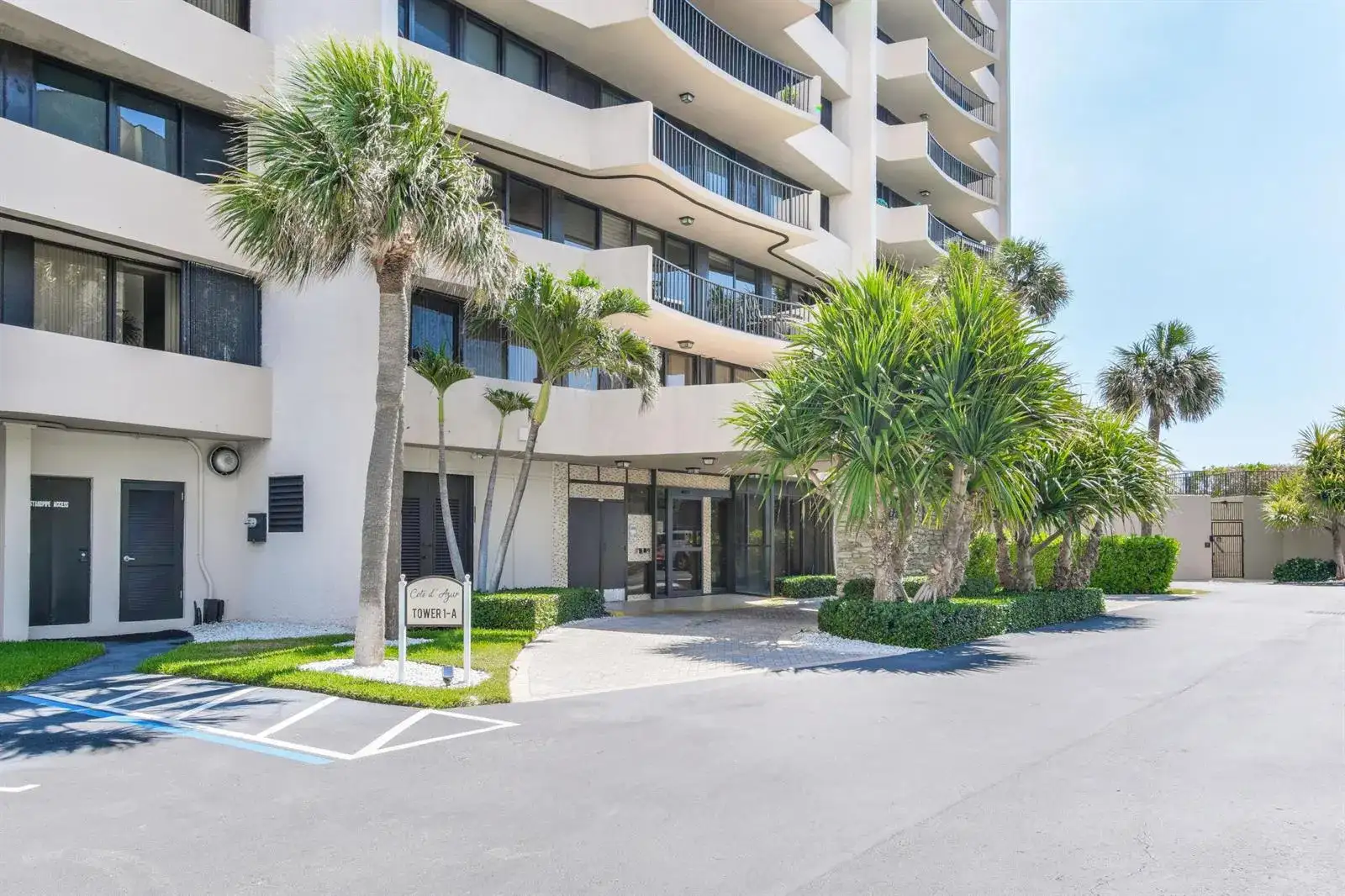 4200 N Ocean Drive # 304, Riviera Beach FL 33404 photo 3