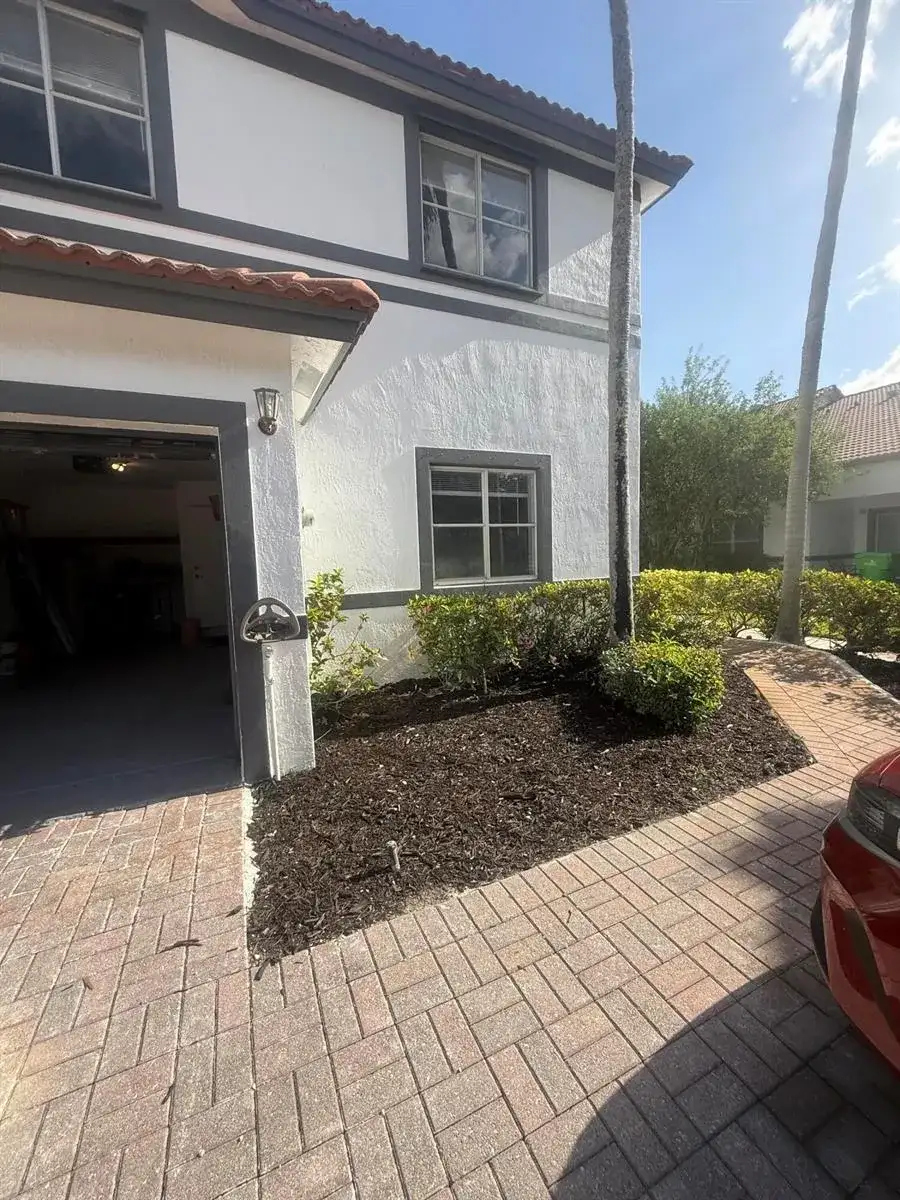9831 NW 24th Street, Sunrise FL 33322 photo 2