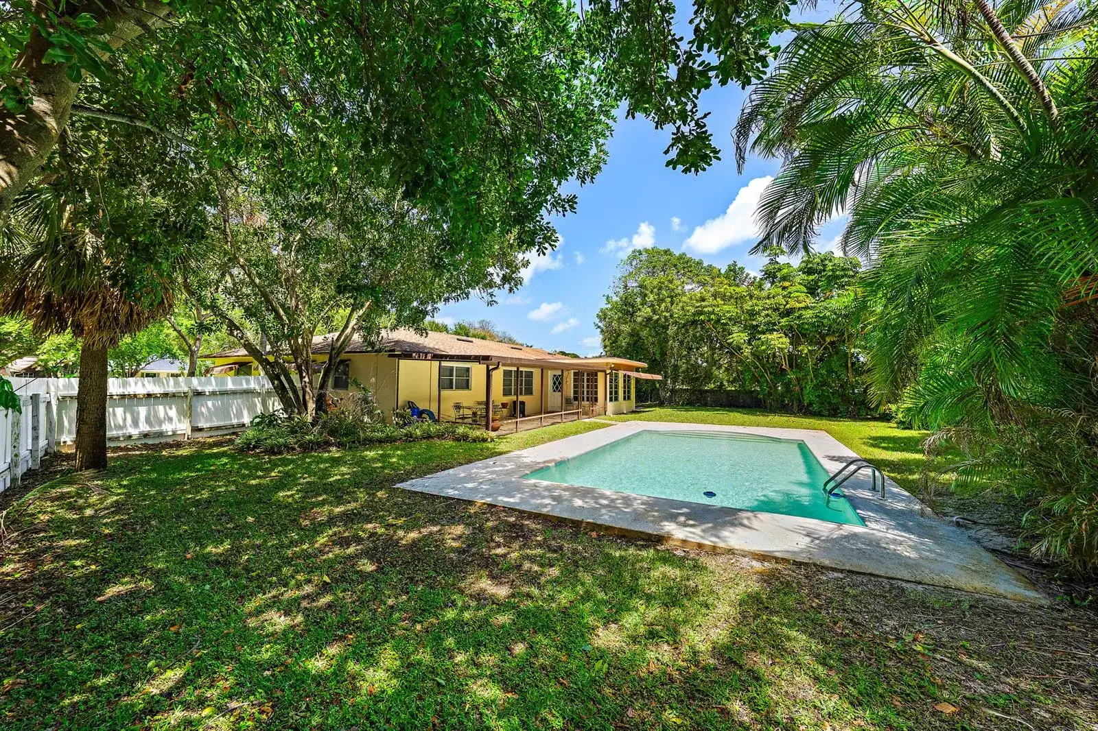 844 Anchorage Drive, North Palm Beach FL 33408 photo 2