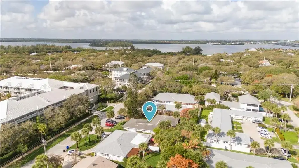 919 Turtle Cove Lane, Vero Beach FL 32963 photo 3
