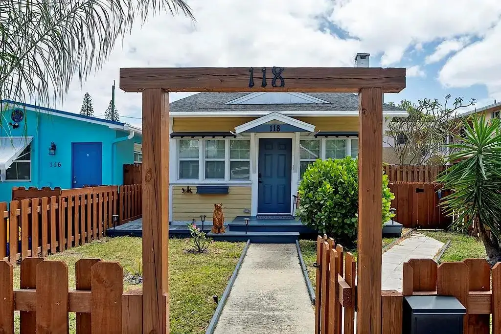118 S J Street, FL 33460 photo 3