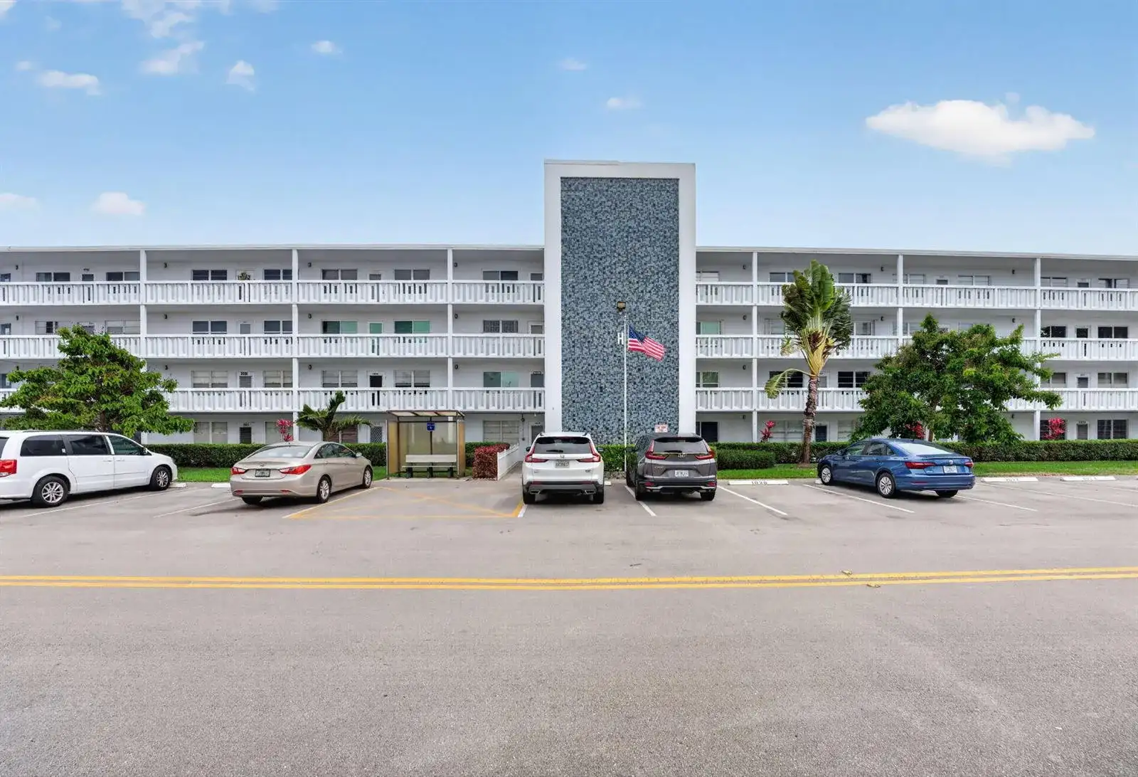 1025 Ventnor # H, Deerfield Beach FL 33442 photo 2