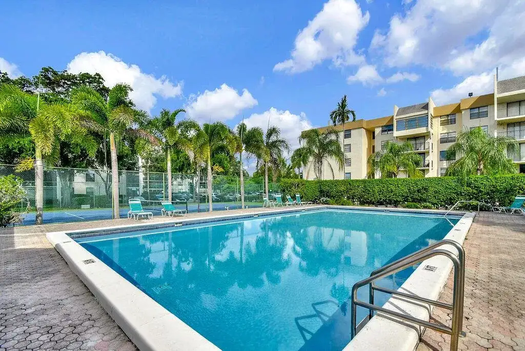 6190 Woodlands Boulevard # 312, Tamarac FL 33319 photo 2