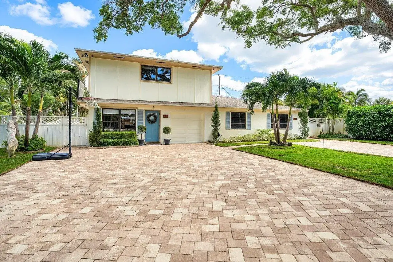 2101 N Palm Circle, North Palm Beach FL 33408 photo 2