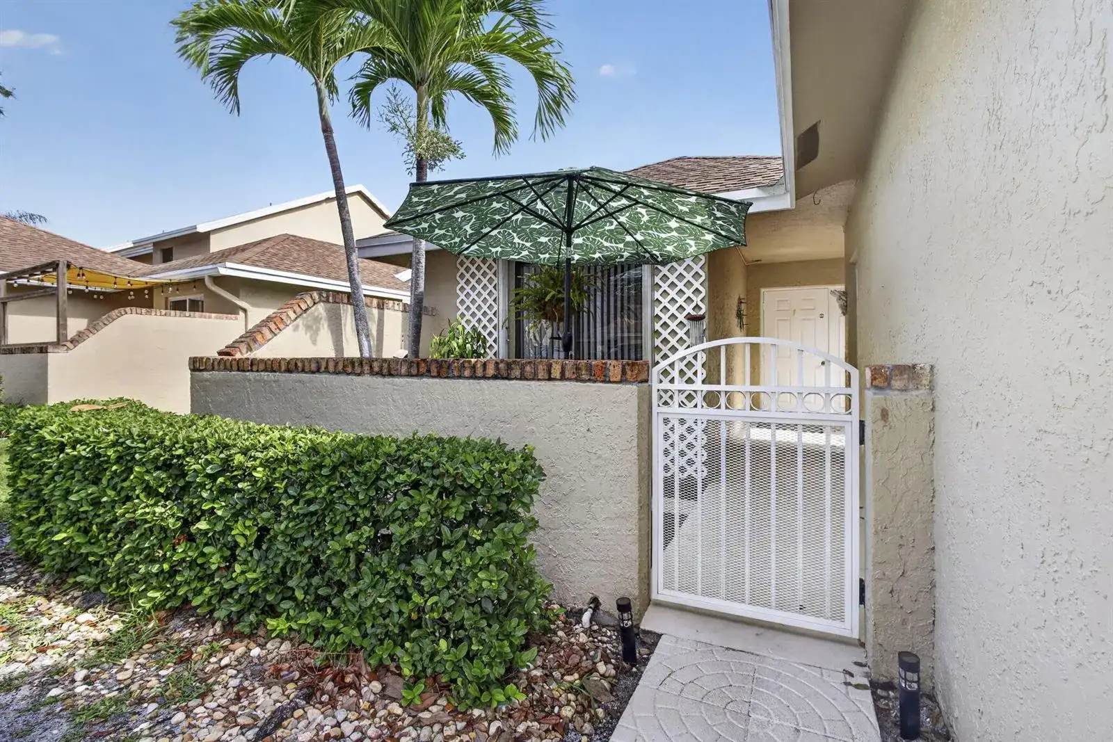 1101 Maplewood Drive, FL 33415 photo 4