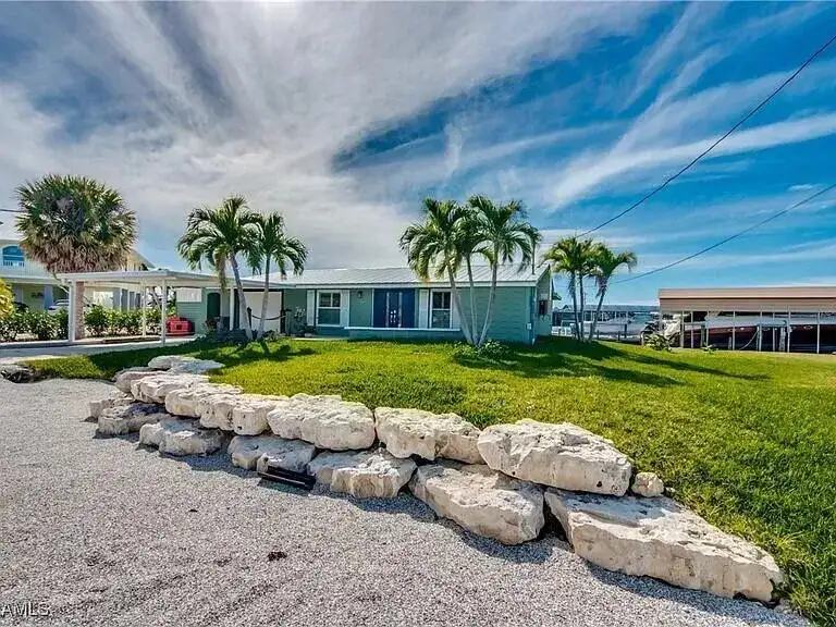 2891 Cussell Drive, FL 33956 photo 2
