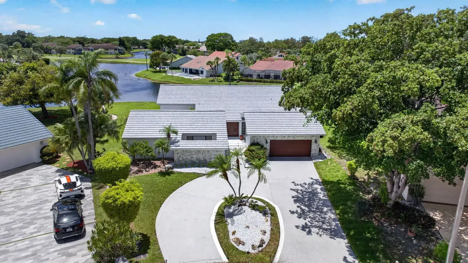 8725 Banyan Court, Tamarac FL 33321 photo 2