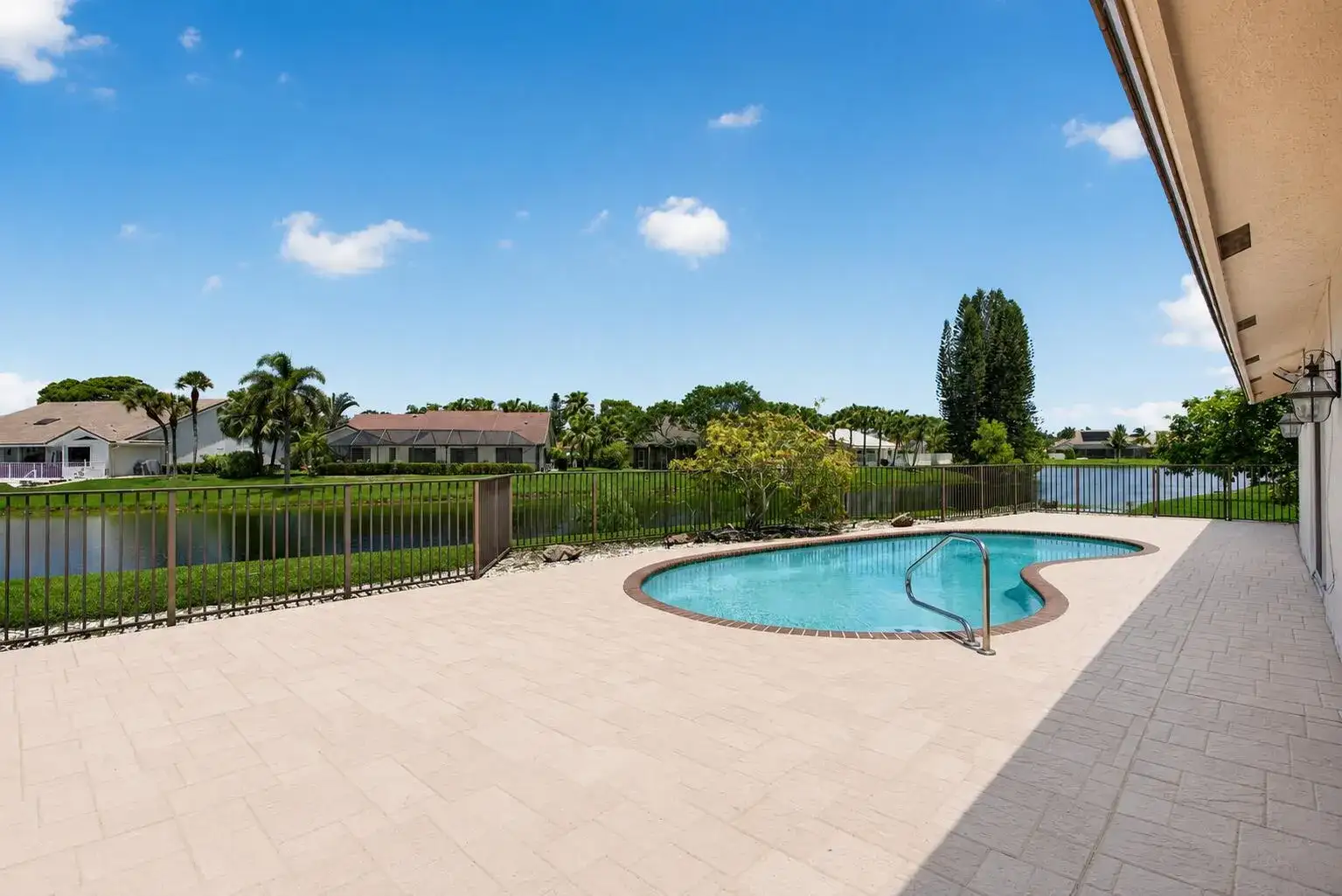 8725 Banyan Court, Tamarac FL 33321 photo 5