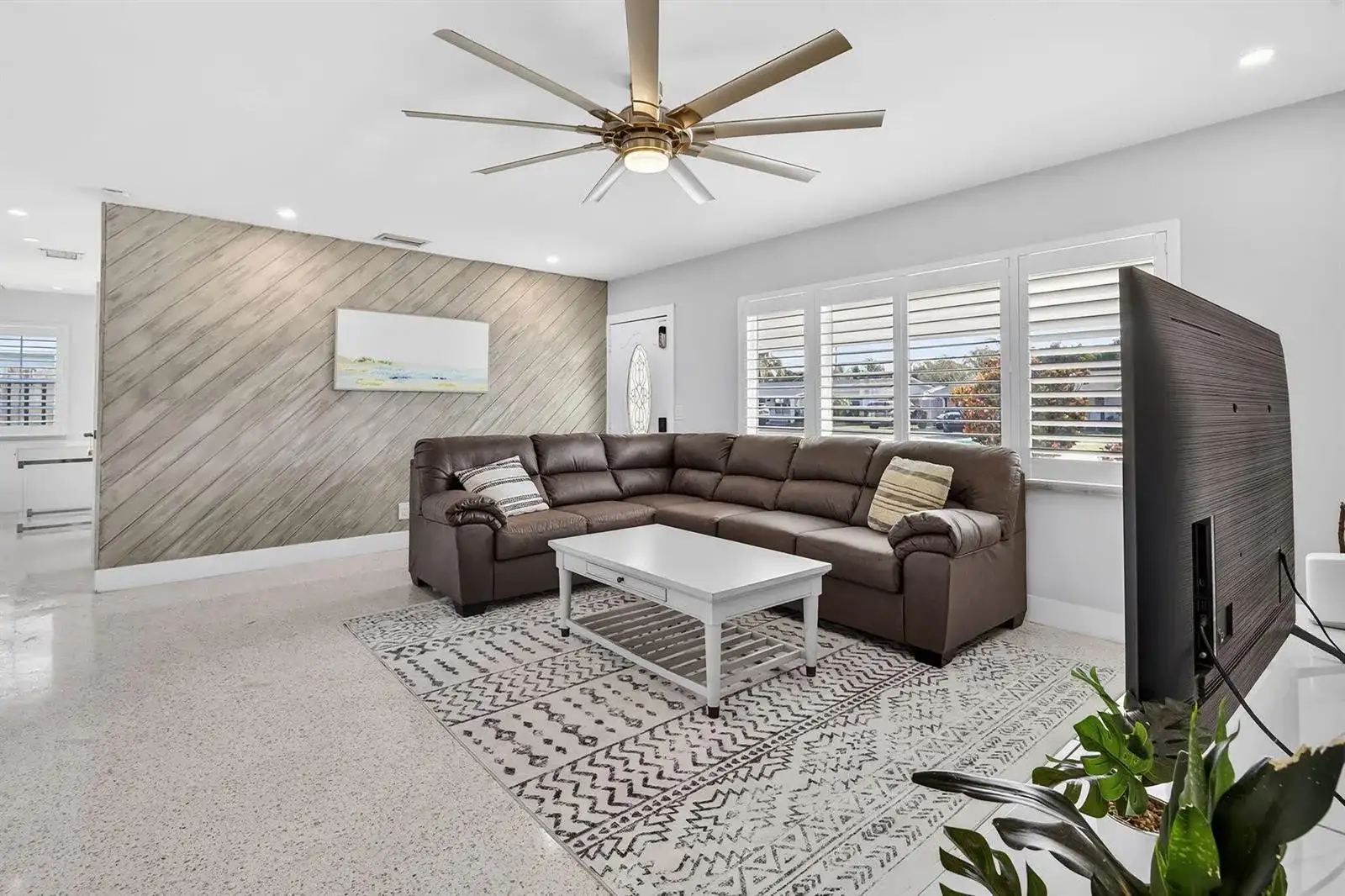 1123 SE 2nd Avenue, Deerfield Beach FL 33441 photo 5