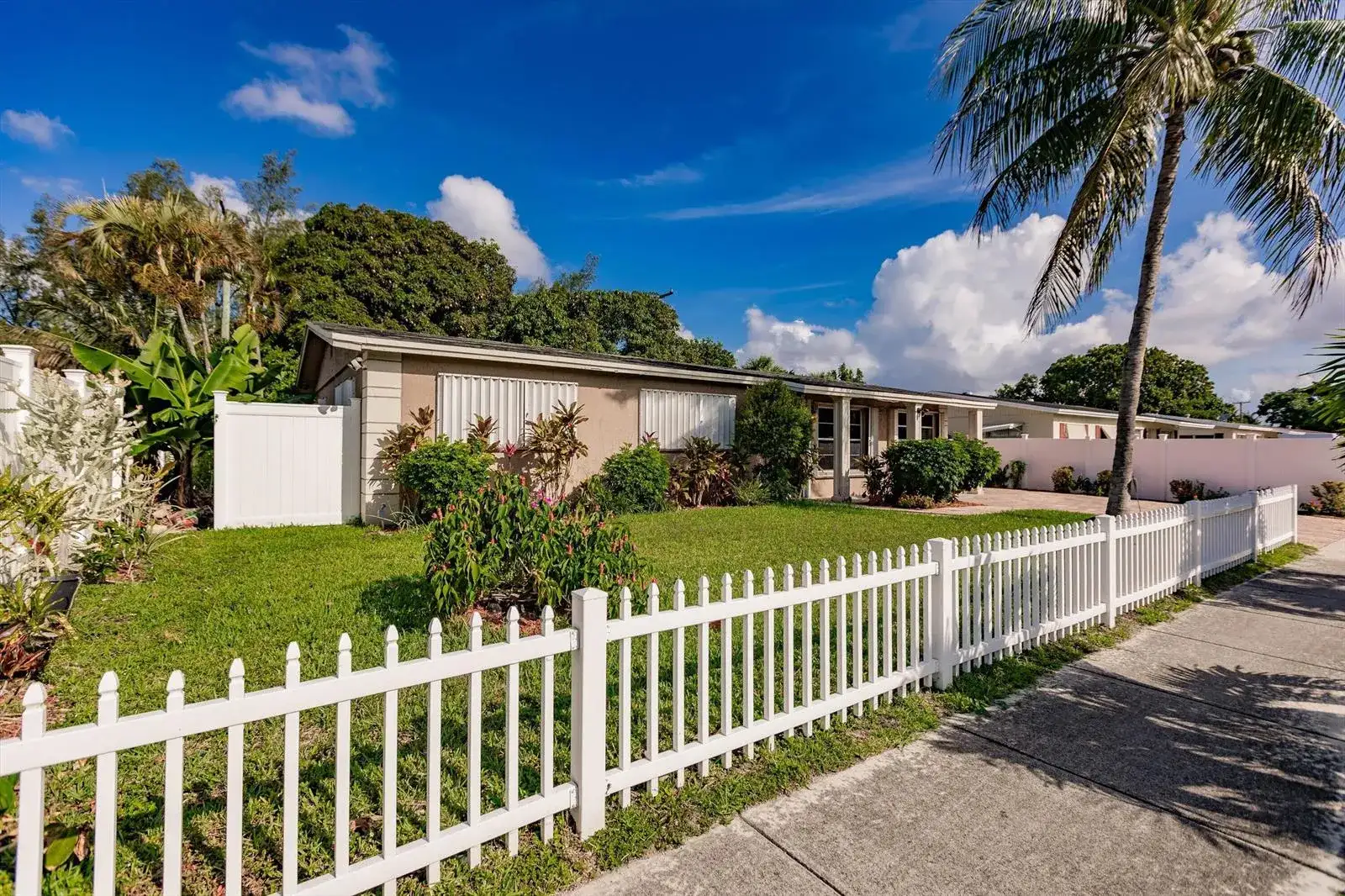 4241 NE 1st Terrace, Pompano Beach FL 33064 photo 2