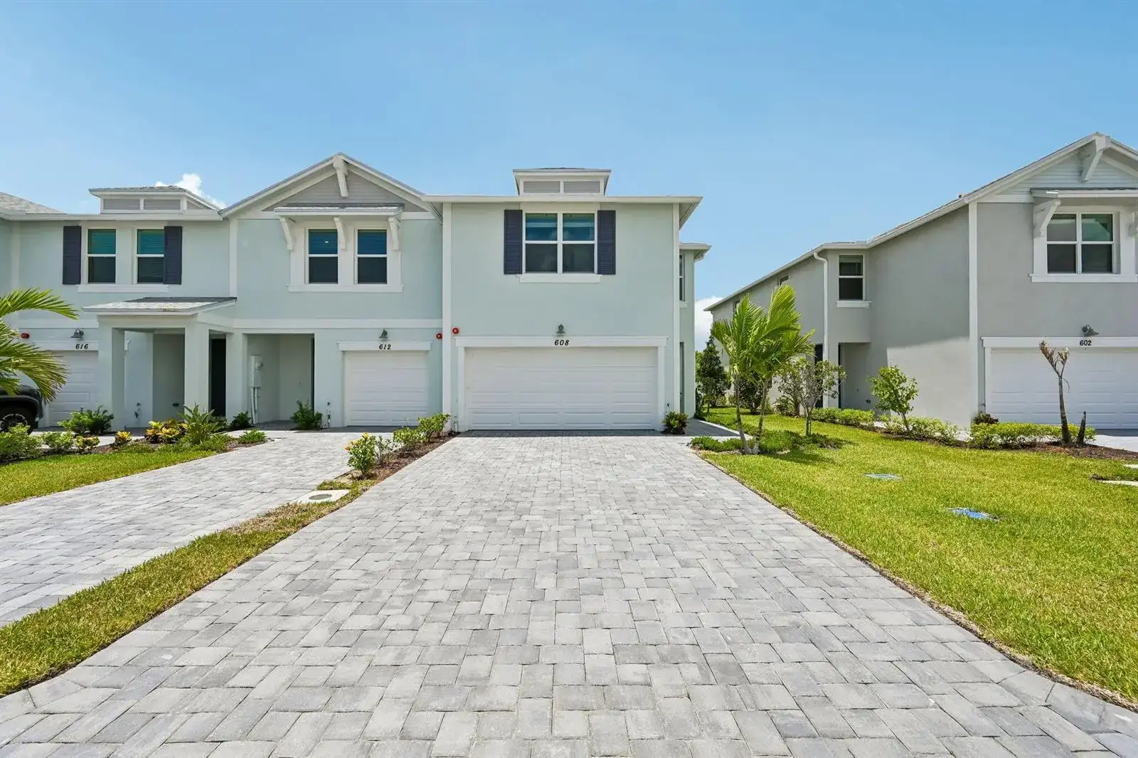 608 Salisbury Circle, Fort Pierce FL 34982 photo 2