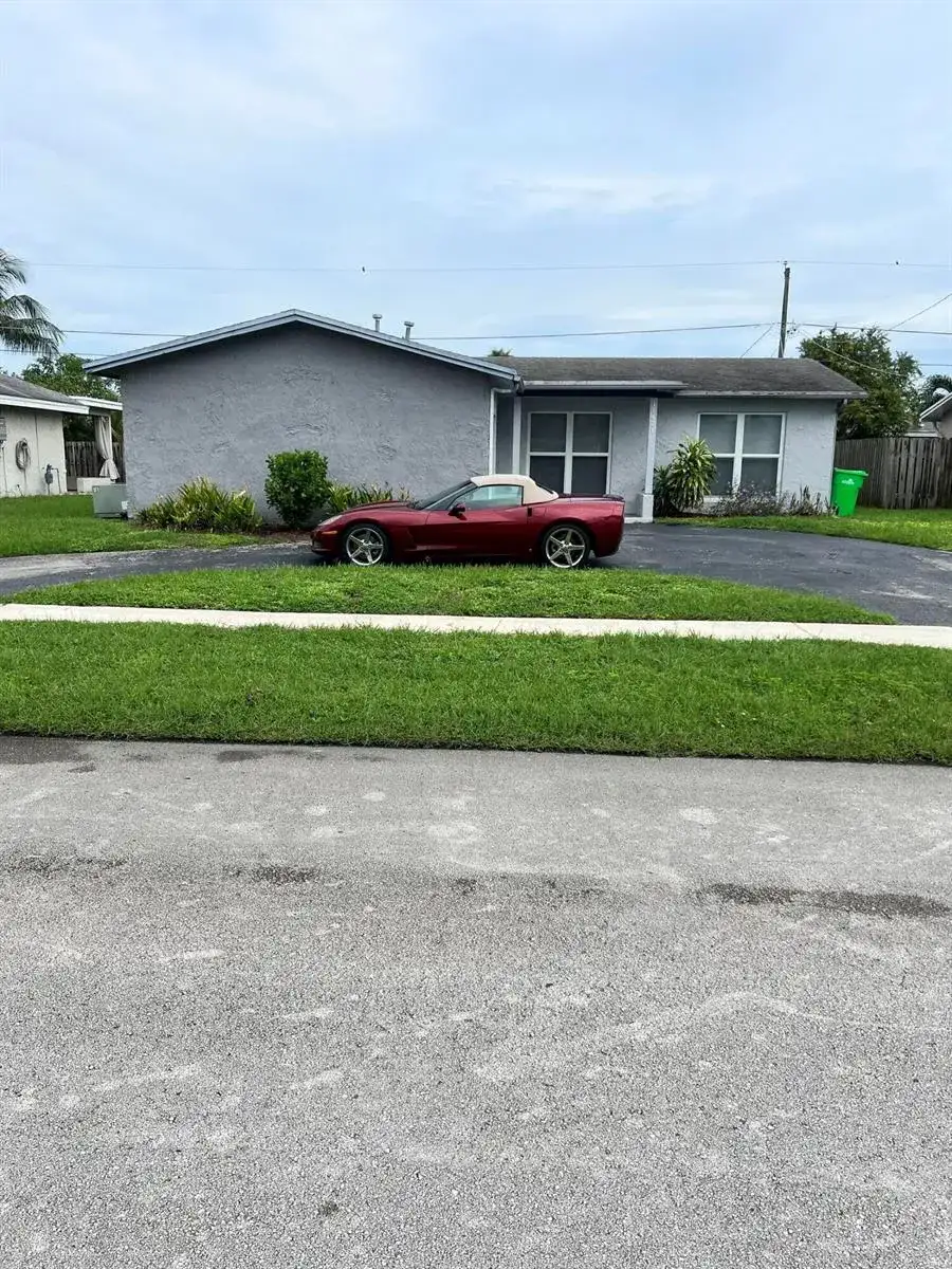 11421 NW 39th Place, Sunrise FL 33323 photo 2