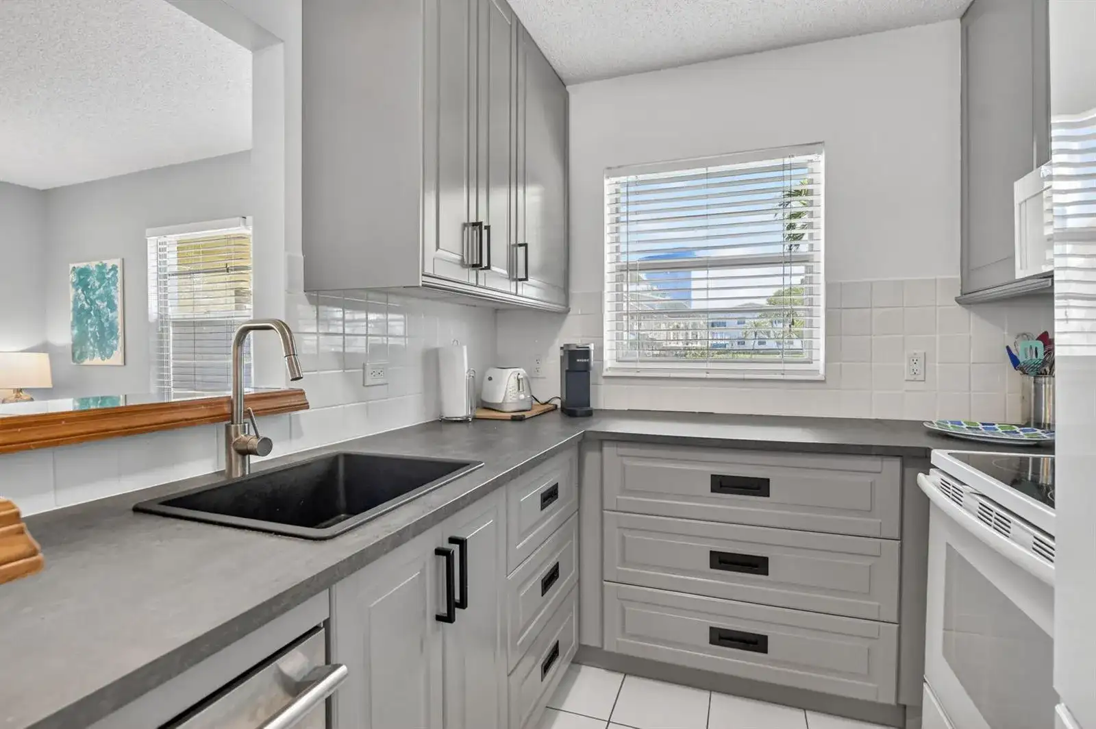 492 W Tilford, Deerfield Beach FL 33442 photo 2