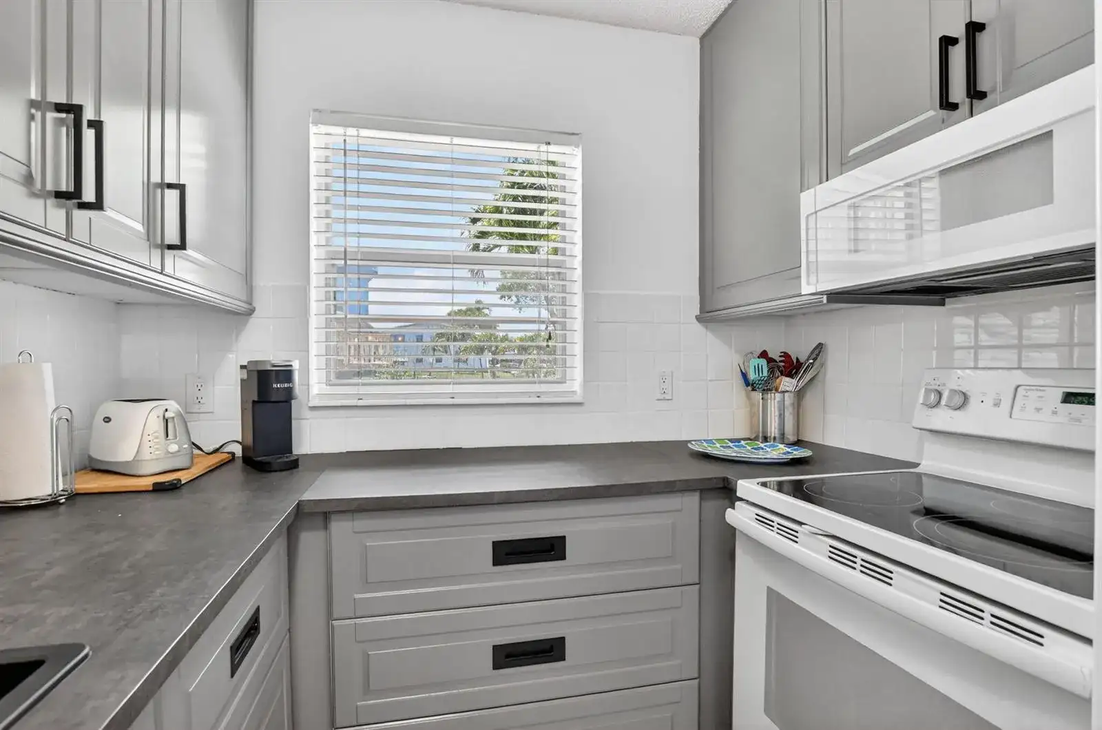 492 W Tilford, Deerfield Beach FL 33442 photo 3