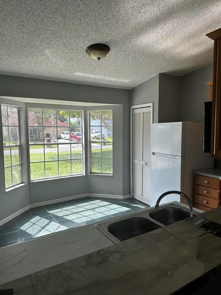 1021 SW Dubois Avenue, Port St. Lucie FL 34953 photo 5