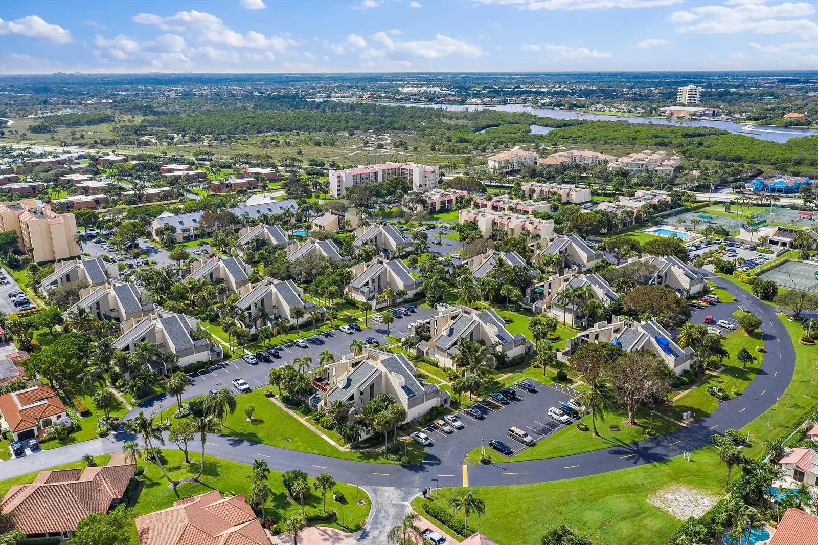 1605 S Us Highway 1, Jupiter FL 33477 photo 2